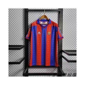 Edición especial retro para fans del Barcelona Home 96-97