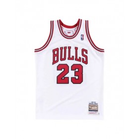 Camiseta retro de la NBA Nike de Michael Jordan nº 23 de los Chicago Bulls 1997/98, color blanco y con el logo Swingman