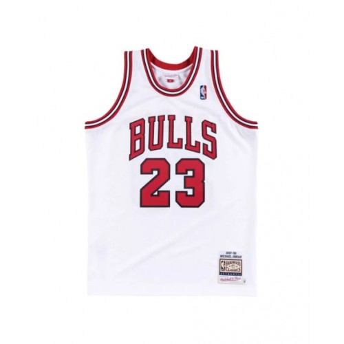 Camiseta retro de la NBA Nike de Michael Jordan nº 23 de los Chicago Bulls 1997/98, color blanco y con el logo Swingman