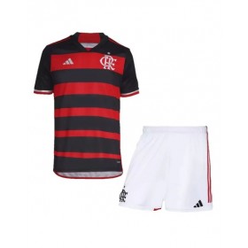 Kit de camiseta local del CR Flamengo 2024/25 (camiseta + pantalón corto)