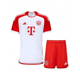 Kit de camiseta de local del Bayern Munich 2023/24