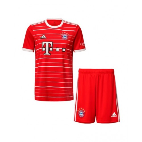 Kit de camiseta de local del Bayern Munich 2022/23