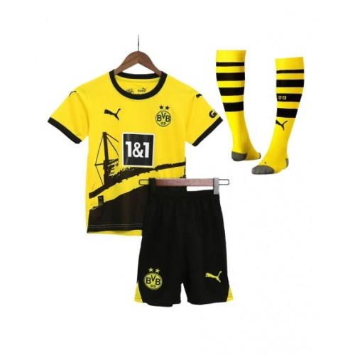 Camiseta juvenil Borussia Dortmund Kit completo 202324 Local