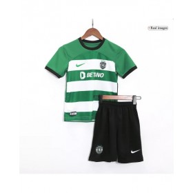 Kit de camiseta juvenil Sporting CP 2023/24 de local