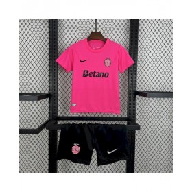 Kit infantil rosa de octubre del Sporting CP 2024/25