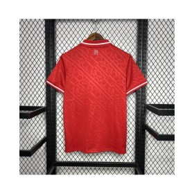 Camiseta roja del Real Madrid 2024/25