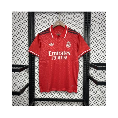 Camiseta roja del Real Madrid 2024/25