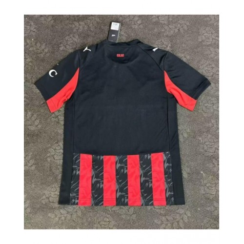Camiseta local del AC Milan 2025/26
