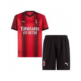 Kit de camiseta de local del AC Milan 202324