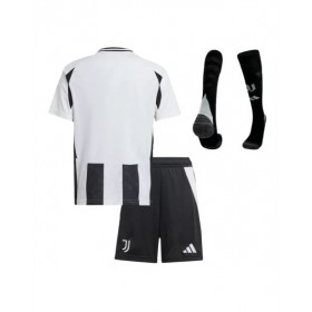 Kit de camiseta local de la Juventus 2024/25 para niños (camiseta + pantalones cortos + calcetines)