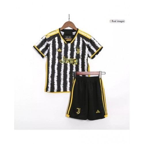 Kit de camiseta juvenil de la Juventus 2023/24 de local