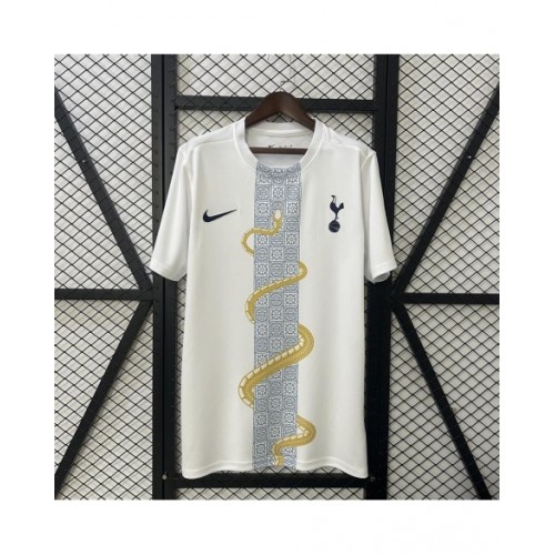 Ropa prepartido del Tottenham 25/26