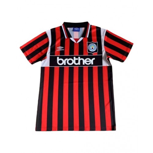 Camiseta retro visitante del Manchester City 1996