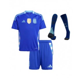 Kit de camiseta visitante de Argentina para la Copa América 2024 para niños (camiseta, pantalones cortos y calcetines)