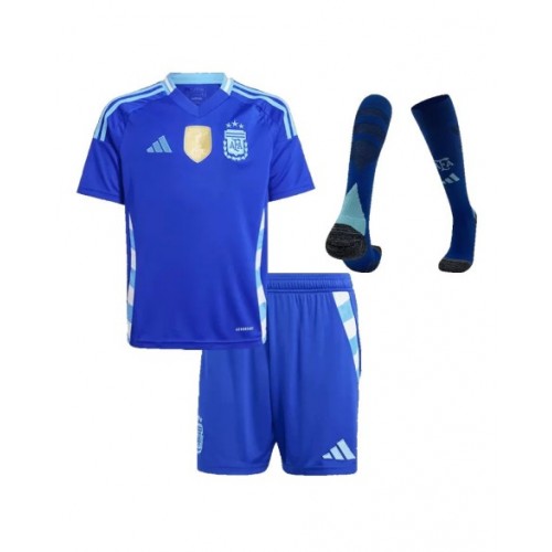 Kit de camiseta visitante de Argentina para la Copa América 2024 para niños (camiseta, pantalones cortos y calcetines)