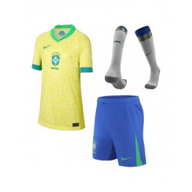 Kit de camiseta local de Brasil para la Copa América 2024 para niños (camiseta, pantalones cortos y calcetines)